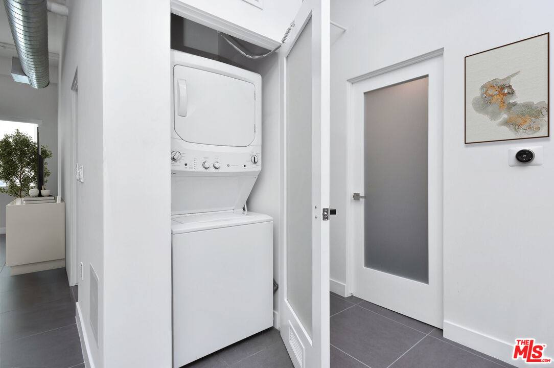 Condo for rent at 939 S Broadway #1006, Los Angeles, CA 90015