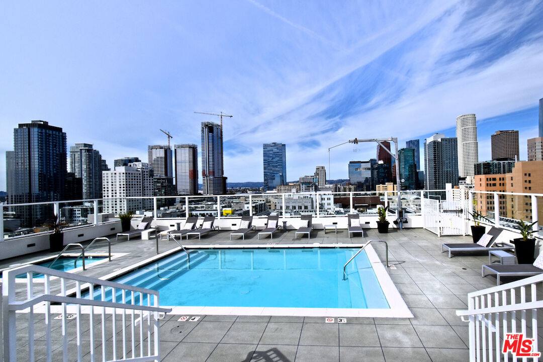 Condo for rent at 939 S Broadway #1006, Los Angeles, CA 90015