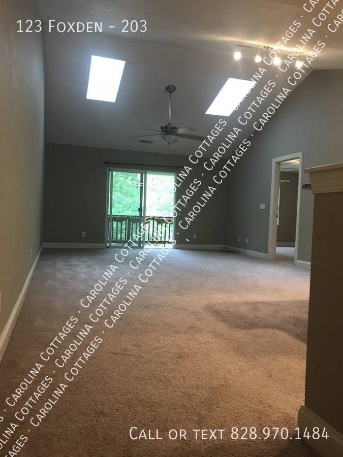 Townhouse for rent at 123 Foxden #203, Fletcher, NC 28732