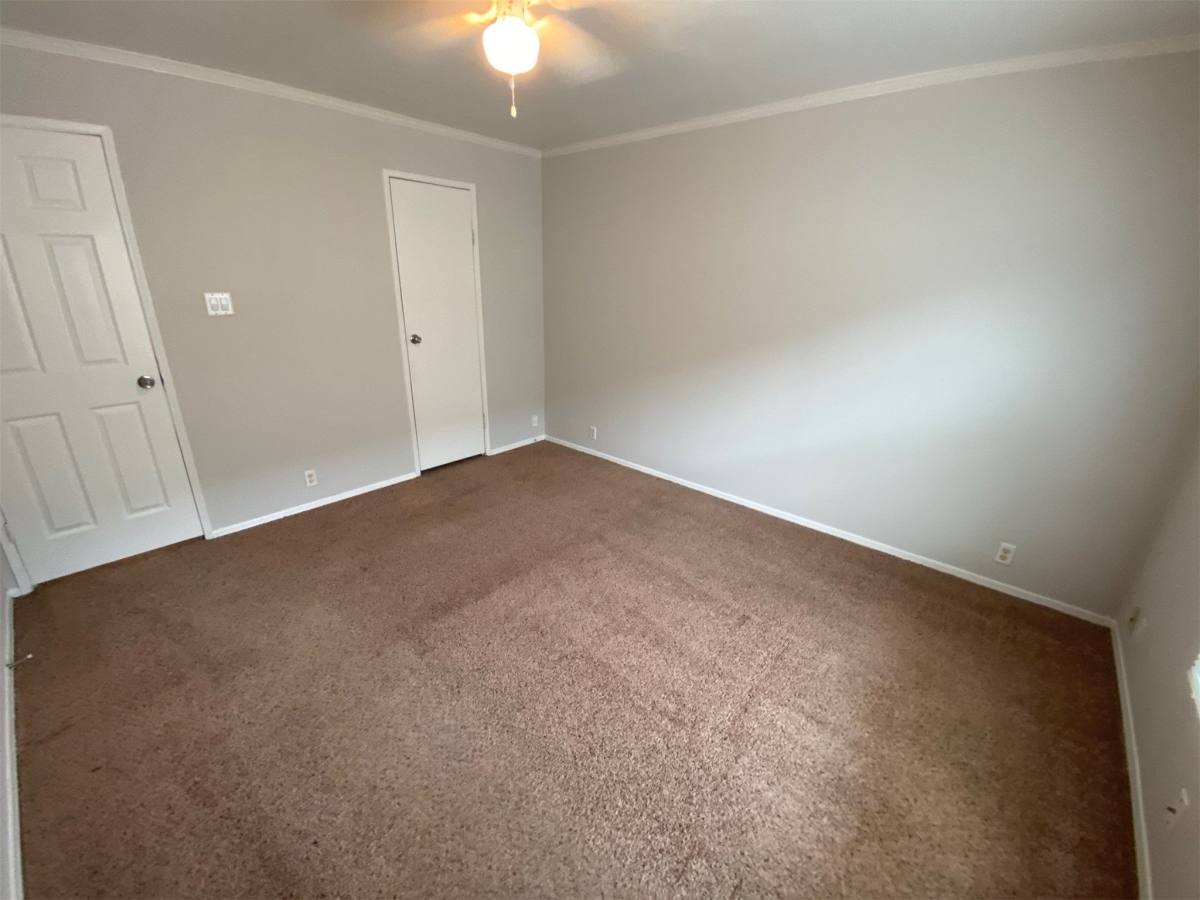 Apartment for rent at 11734 Greensbrook Forest Dr, Houston, TX 77044