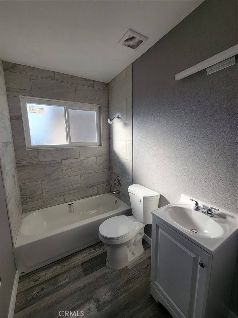 Apartment for rent at 409 E Market St #409, Long Beach, CA 90805