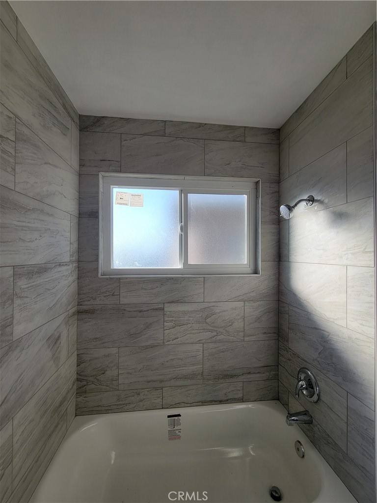 Apartment for rent at 409 E Market St #409, Long Beach, CA 90805