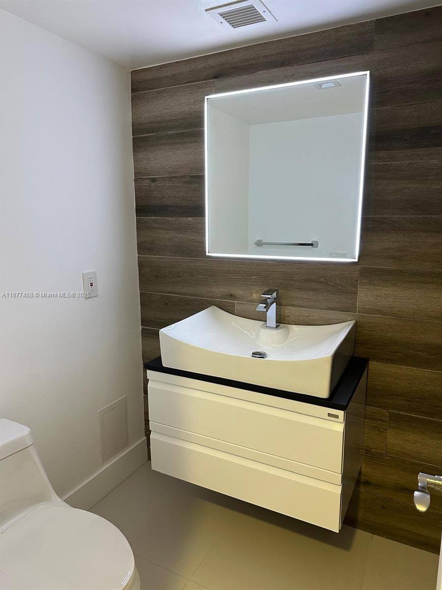 Condo for rent at 2801 NE 183rd St #28011909W, North Miami Beach, FL 33160