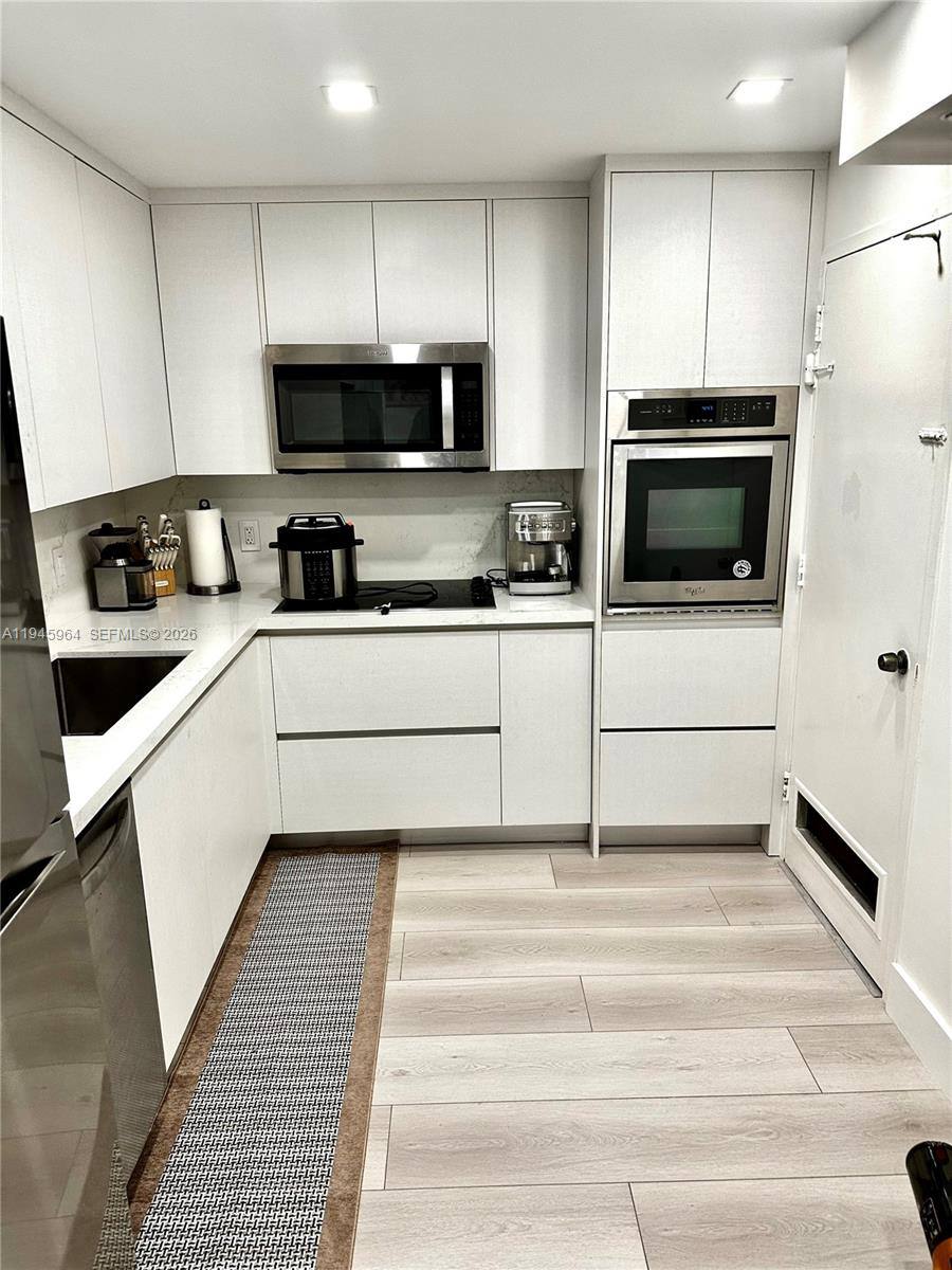 Apartment for rent at 400 Kings Point Dr #1517, North Miami Beach, FL 33160
