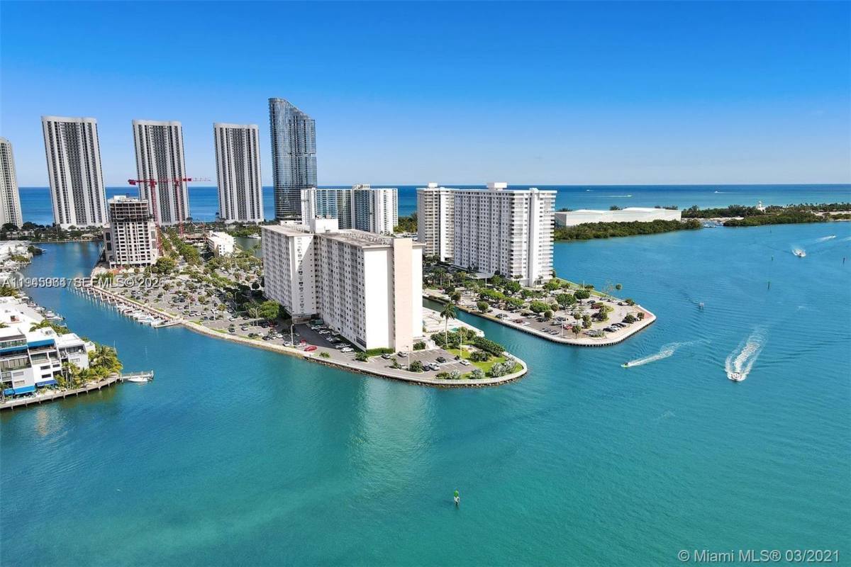 Apartment for rent at 400 Kings Point Dr #1517, North Miami Beach, FL 33160
