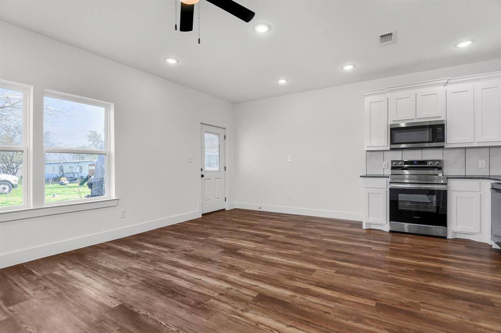 Apartment for rent at 301 Anderson St #301B, Whitesboro, TX 76273