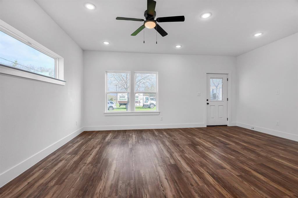 Apartment for rent at 301 Anderson St #301B, Whitesboro, TX 76273
