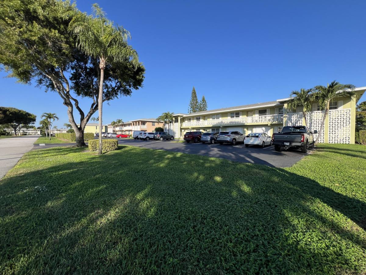 Apartment for rent at 1150 Boxwood Dr #202, Delray Beach, FL 33445
