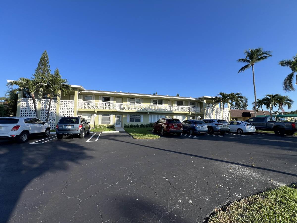 Apartment for rent at 1150 Boxwood Dr #202, Delray Beach, FL 33445