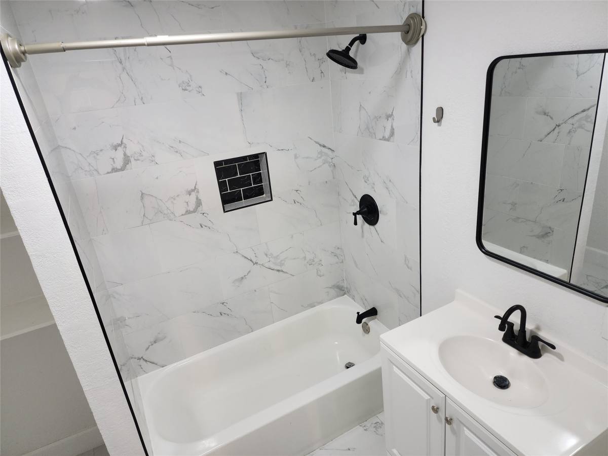 Apartment for rent at 2120 Yates St, Houston, TX 77020