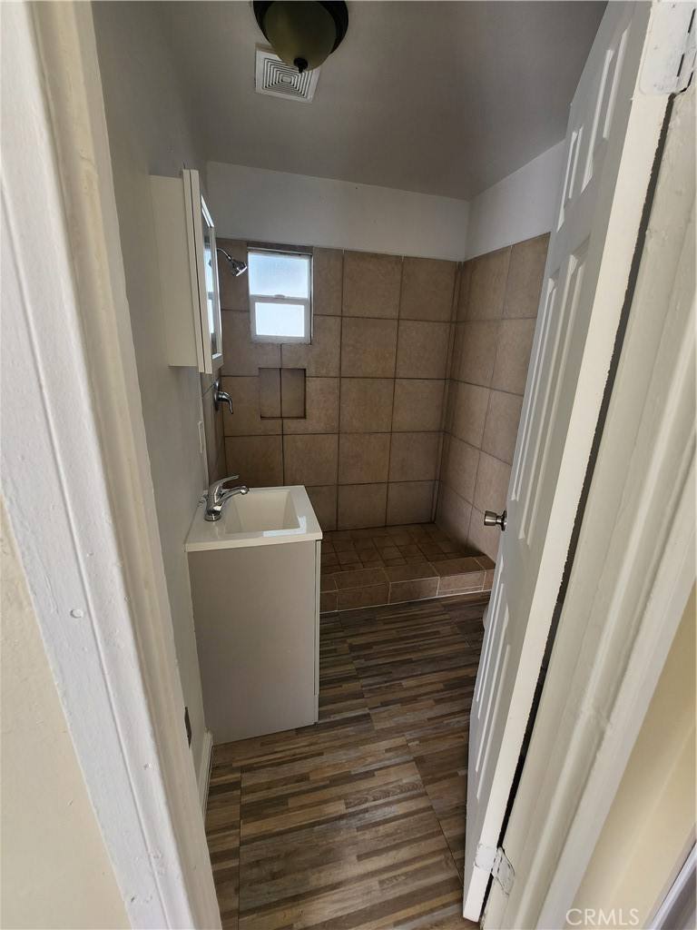 Apartment for rent at 3717 W Imperial Highway 3717-8, Inglewood, CA 90303