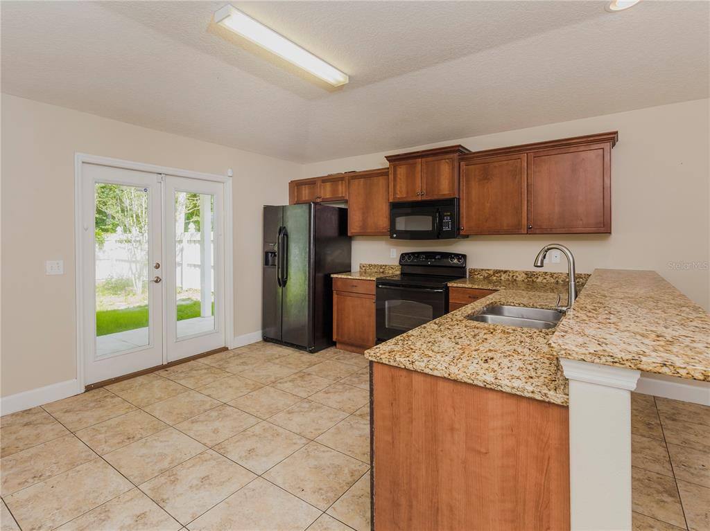 Apartment for rent at 20463 NW 248th Dr, High Springs, FL 32643
