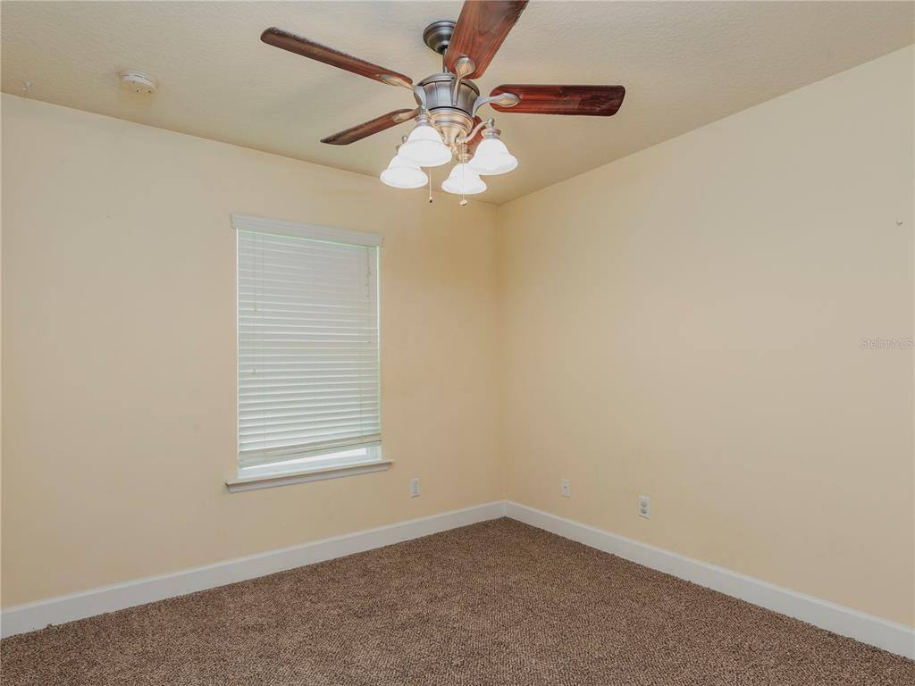 Apartment for rent at 20463 NW 248th Dr, High Springs, FL 32643
