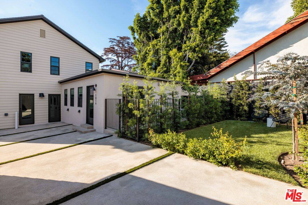 Apartment for rent at 1016 Manzanita St, Los Angeles, CA 90029