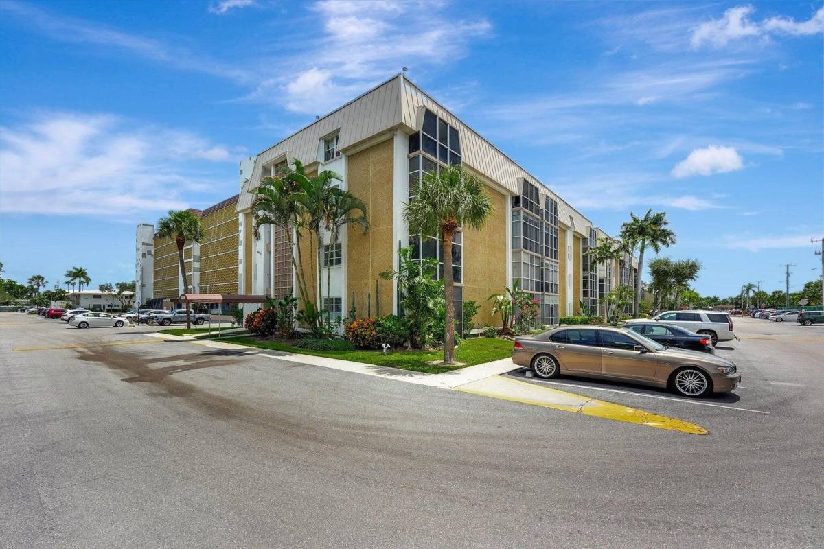 Condo for rent at 3040 NE 16th Ave #205, Fort Lauderdale, FL 33334