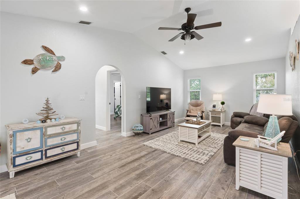 Apartment for rent at 27401 Voyageur Dr, Punta Gorda, FL 33983
