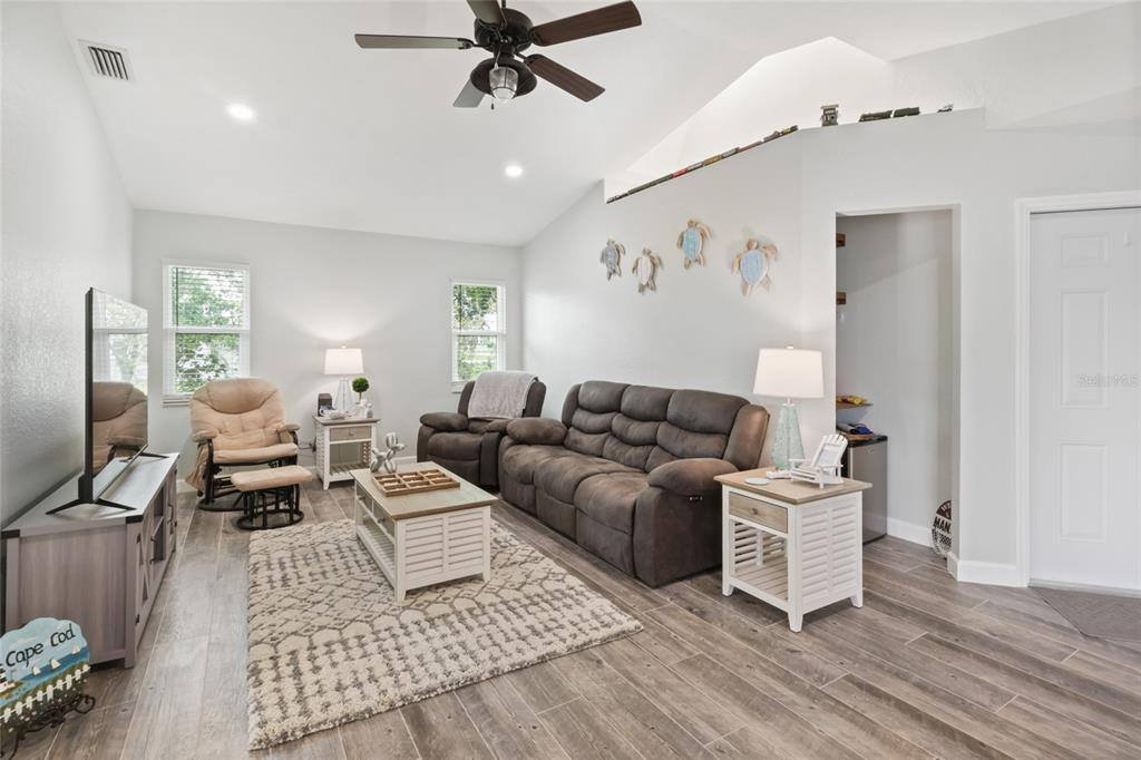 Apartment for rent at 27401 Voyageur Dr, Punta Gorda, FL 33983