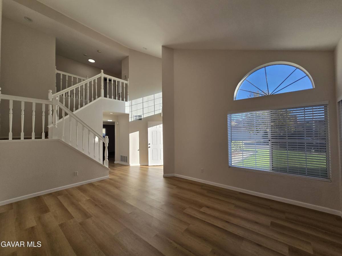 Apartment for rent at 2007 Willowbrook Ave, Palmdale, CA 93551