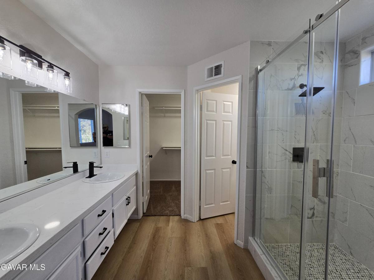 Apartment for rent at 2007 Willowbrook Ave, Palmdale, CA 93551