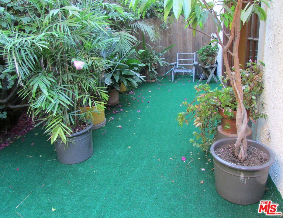 Townhouse for rent at 1850 Midvale Ave #7, Los Angeles, CA 90025