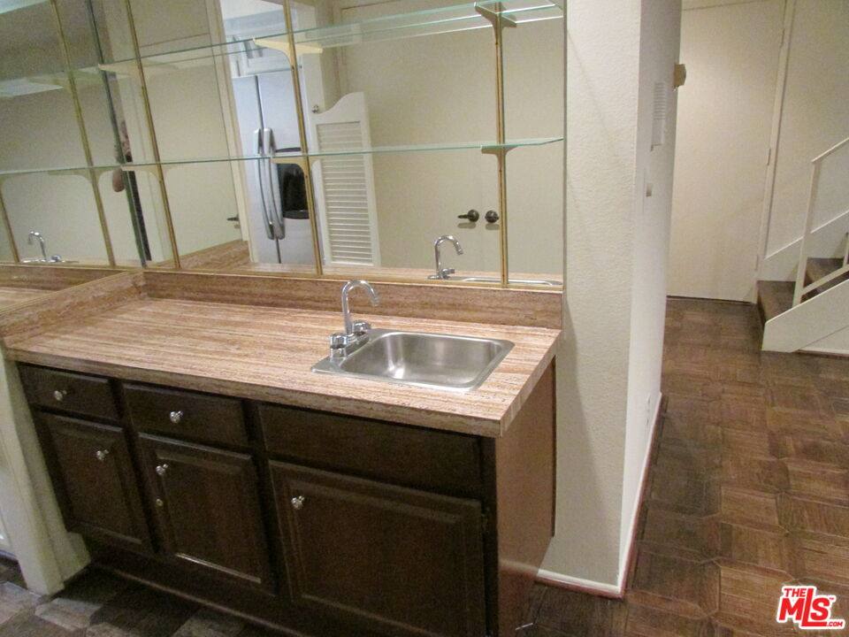 Townhouse for rent at 1850 Midvale Ave #7, Los Angeles, CA 90025