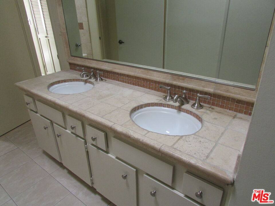 Townhouse for rent at 1850 Midvale Ave #7, Los Angeles, CA 90025