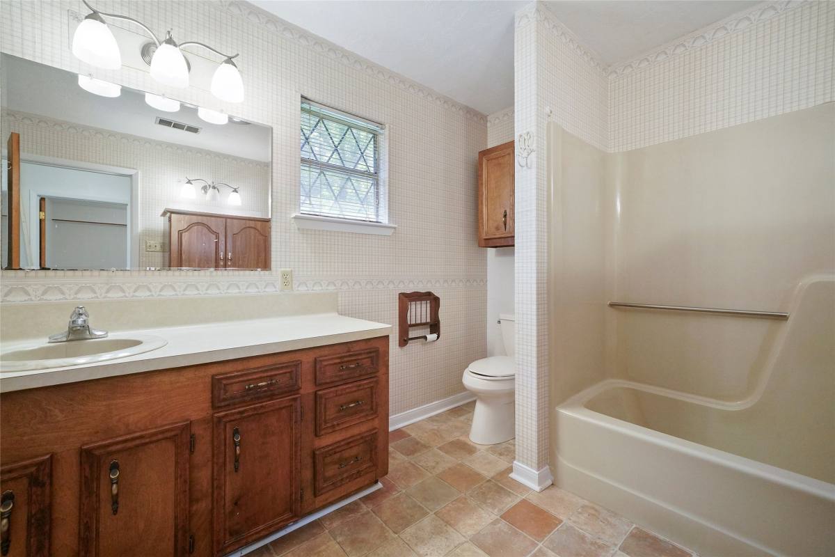 Apartment for rent at 18121 Atkinson Lane, Conroe, TX 77384