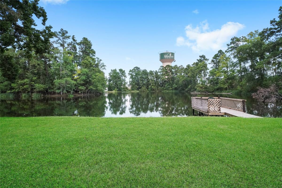 Apartment for rent at 18121 Atkinson Lane, Conroe, TX 77384