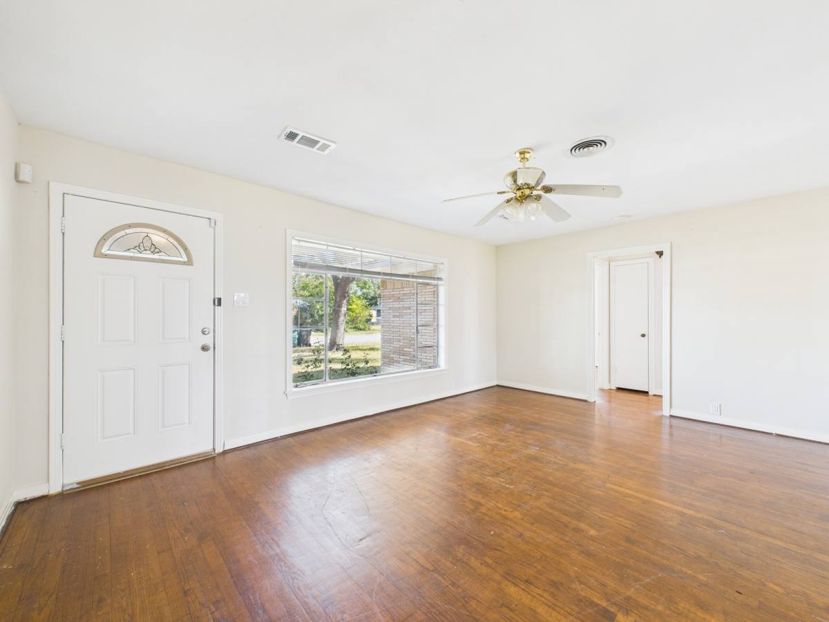 Apartment for rent at 3035 Guese Rd, Houston, TX 77018
