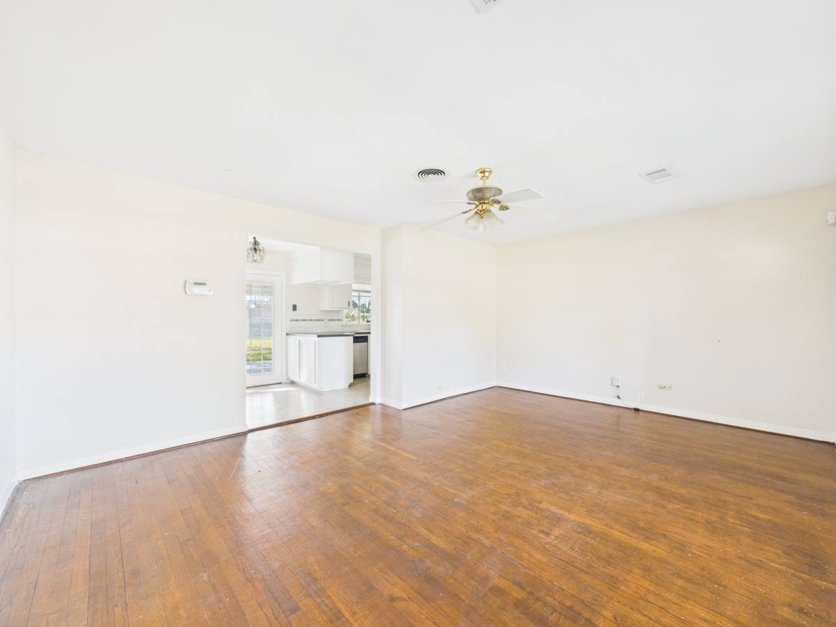 Apartment for rent at 3035 Guese Rd, Houston, TX 77018