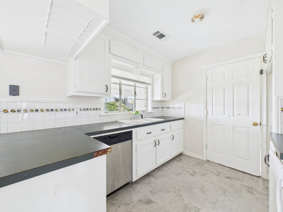 Apartment for rent at 3035 Guese Rd, Houston, TX 77018