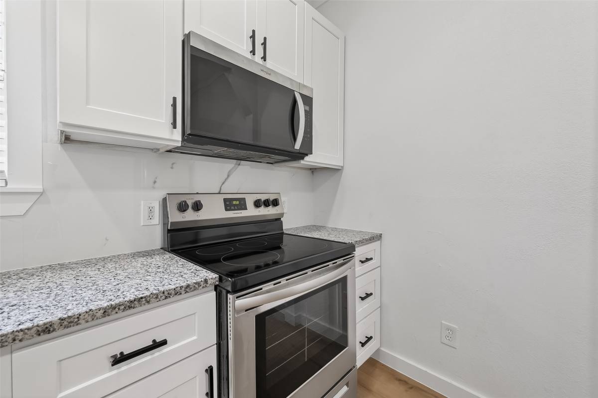 Apartment for rent at 2202 Hutchins St #2202B, Houston, TX 77003
