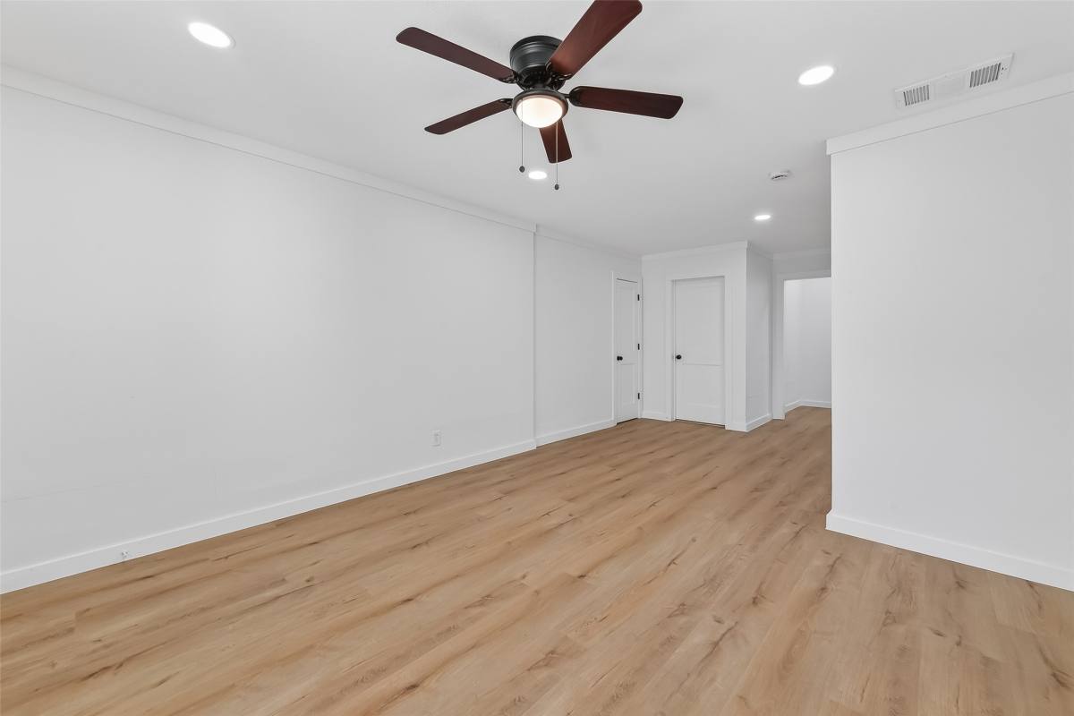 Apartment for rent at 2202 Hutchins St #2202B, Houston, TX 77003