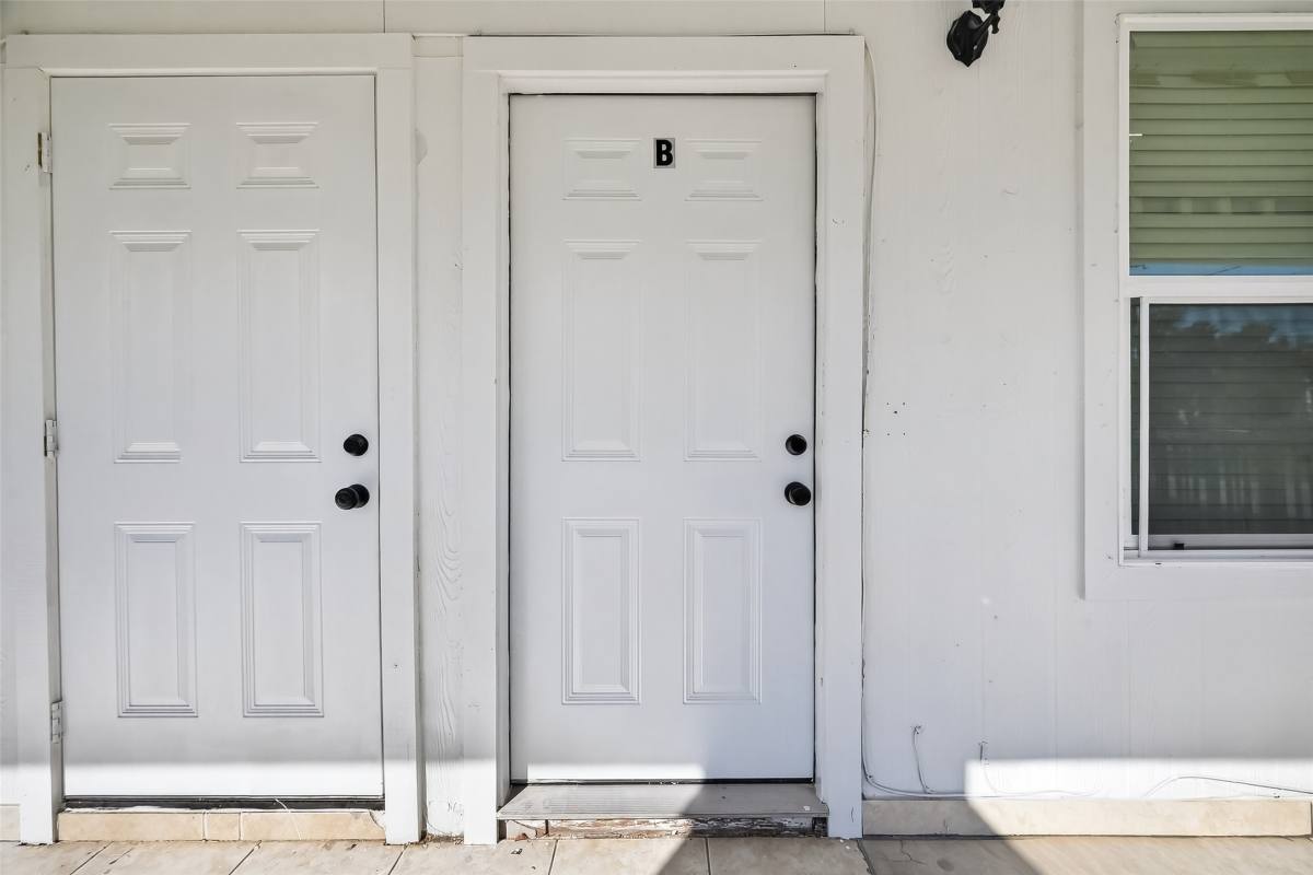Apartment for rent at 2202 Hutchins St #2202B, Houston, TX 77003