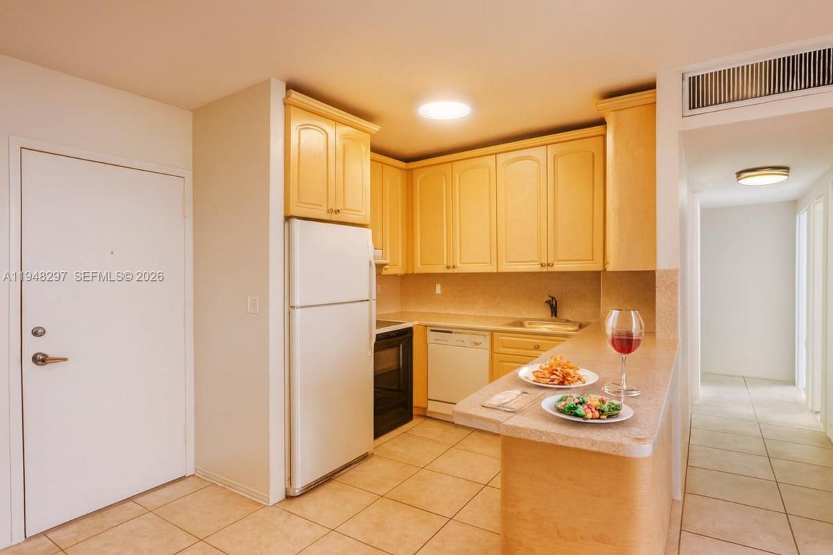 Apartment for rent at 7441 Wayne Ave #74418P, Miami Beach, FL 33141