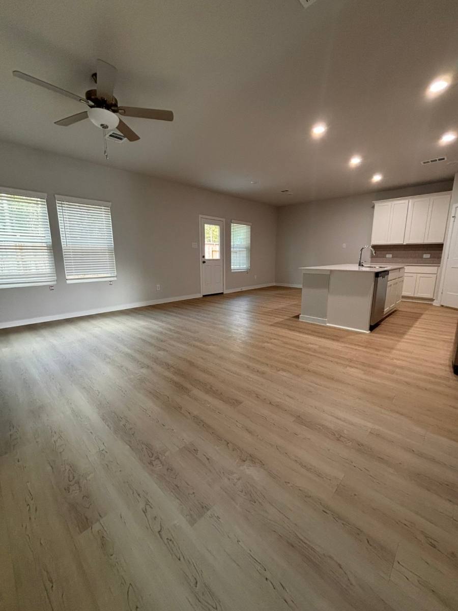 Apartment for rent at 7910 Alset Dr, Magnolia, TX 77354