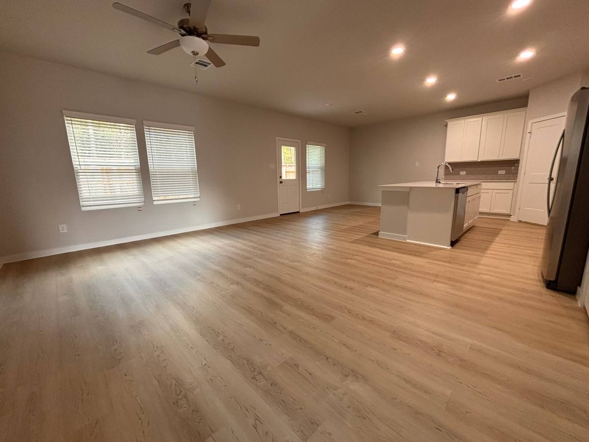 Apartment for rent at 7910 Alset Dr, Magnolia, TX 77354