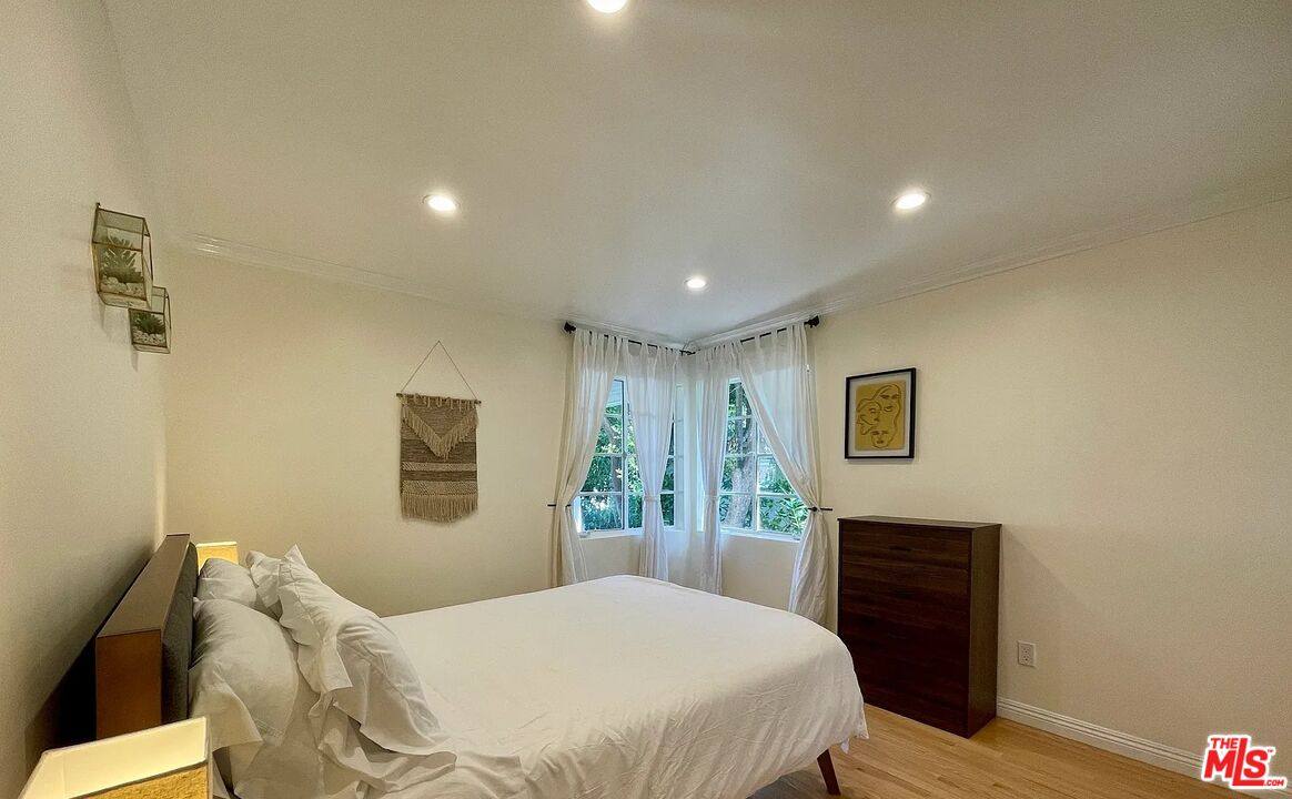 Apartment for rent at 1212 10th St #2, Santa Monica, CA 90401