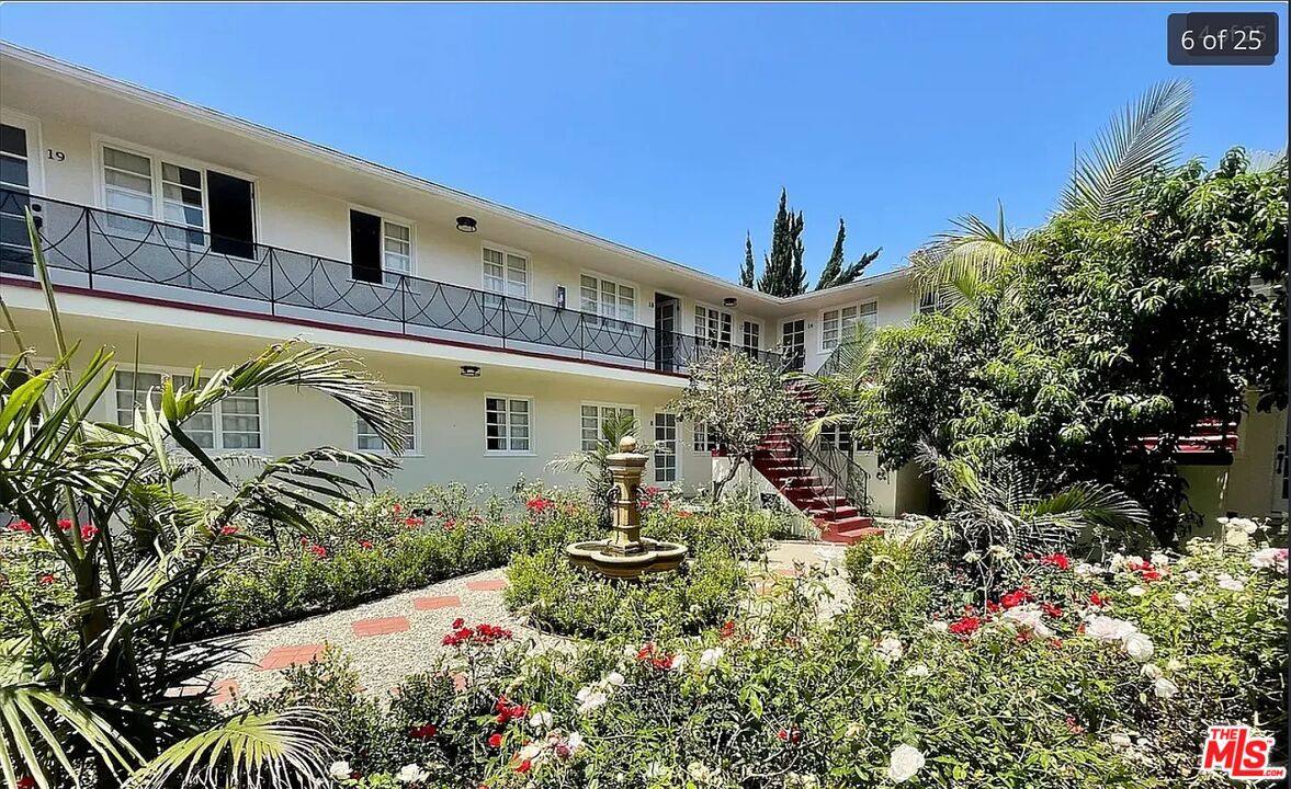 Apartment for rent at 1212 10th St #2, Santa Monica, CA 90401