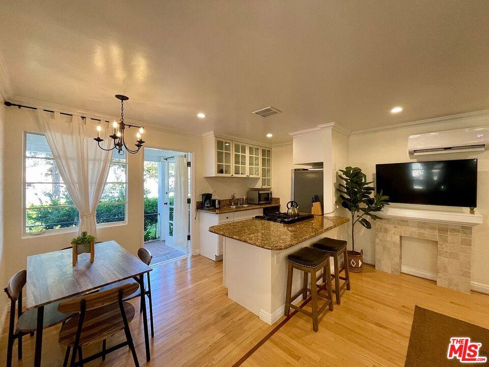 Apartment for rent at 1212 10th St #2, Santa Monica, CA 90401