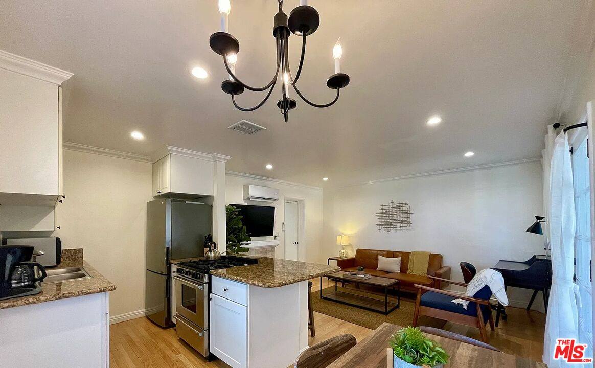 Apartment for rent at 1212 10th St #2, Santa Monica, CA 90401