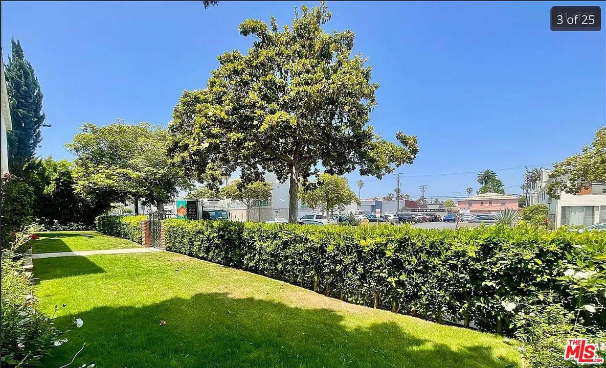 Apartment for rent at 1212 10th St #2, Santa Monica, CA 90401