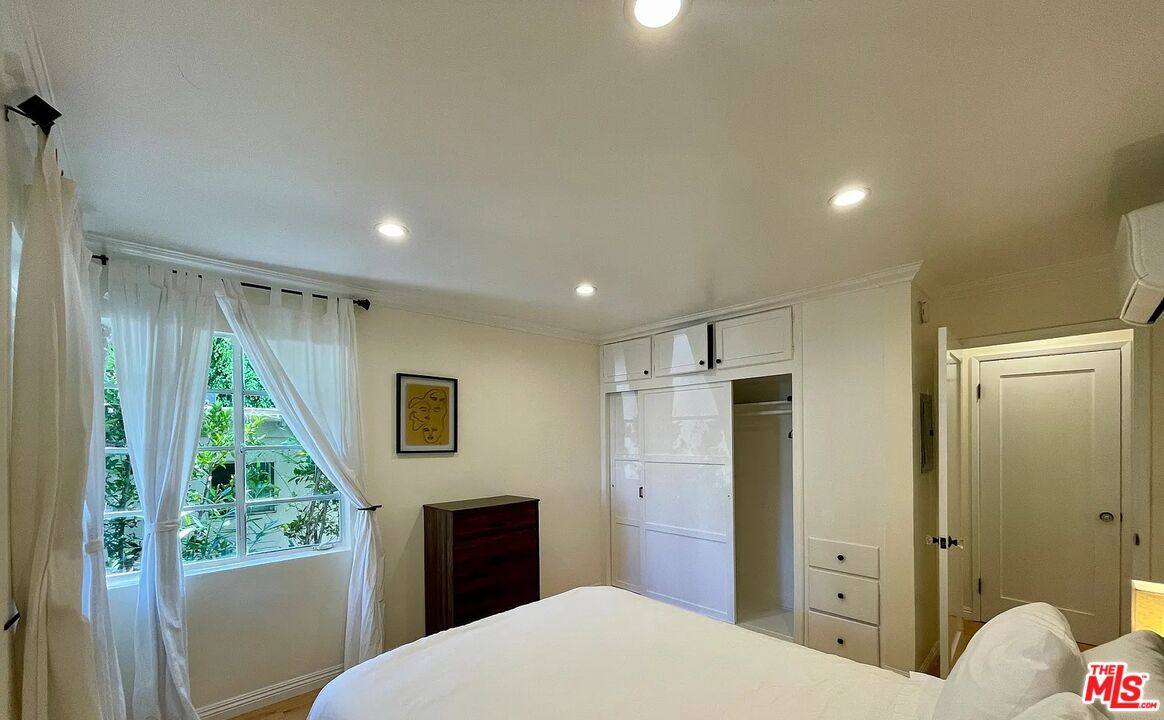 Apartment for rent at 1212 10th St #2, Santa Monica, CA 90401