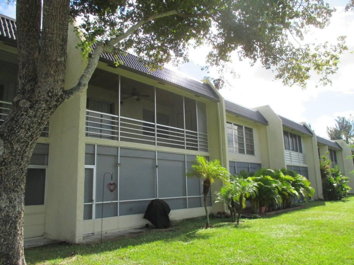Condo for rent at 154 Lake Meryl Dr #259, West Palm Beach, FL 33411