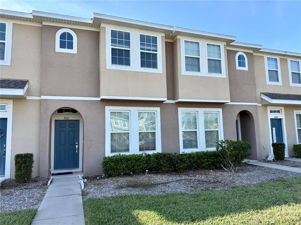 Townhouse for rent at 7011 White Treetop Place, Riverview, FL 33578