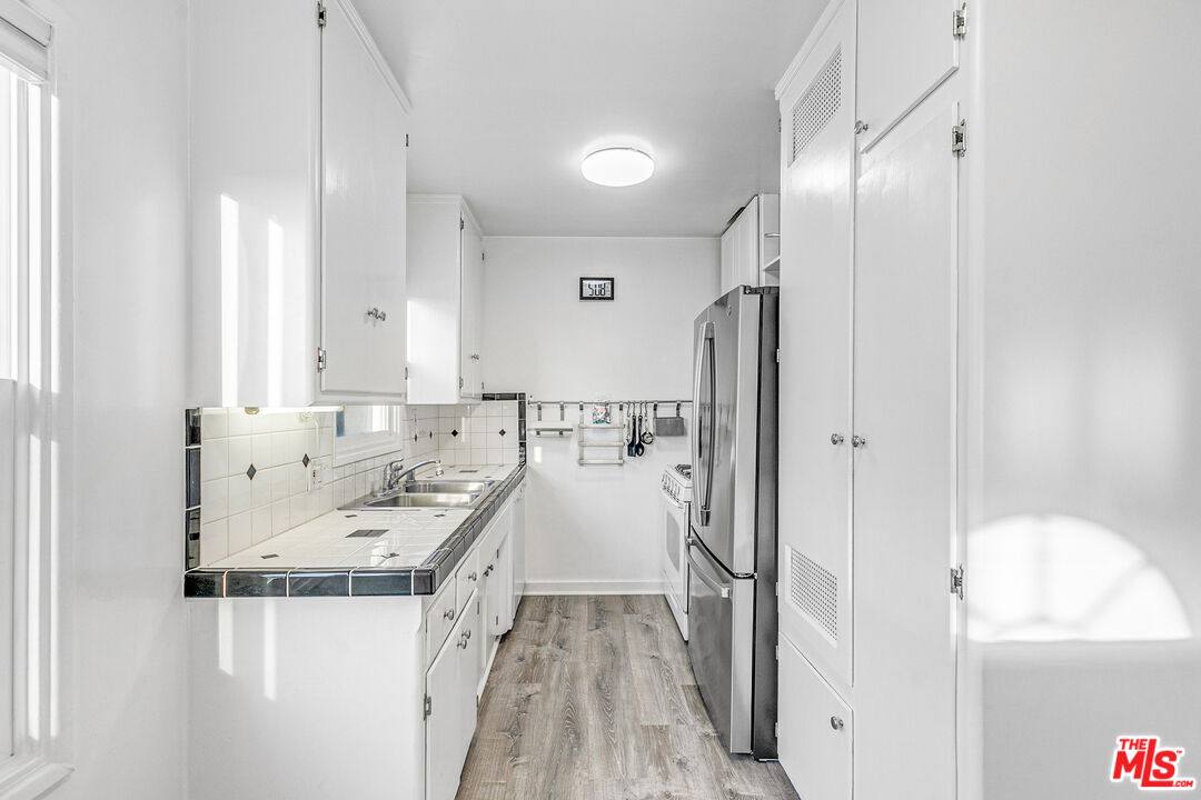 Apartment for rent at 1352 Ocean Park Blvd #1352F, Santa Monica, CA 90405