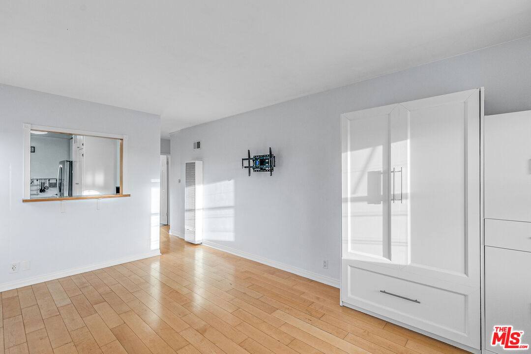 Apartment for rent at 1352 Ocean Park Blvd #1352F, Santa Monica, CA 90405