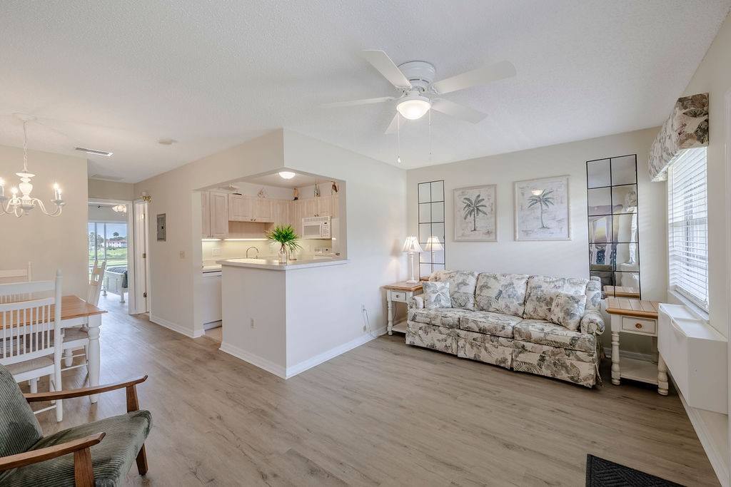 Apartment for rent at 44 Woodland Dr #204, Vero Beach, FL 32962