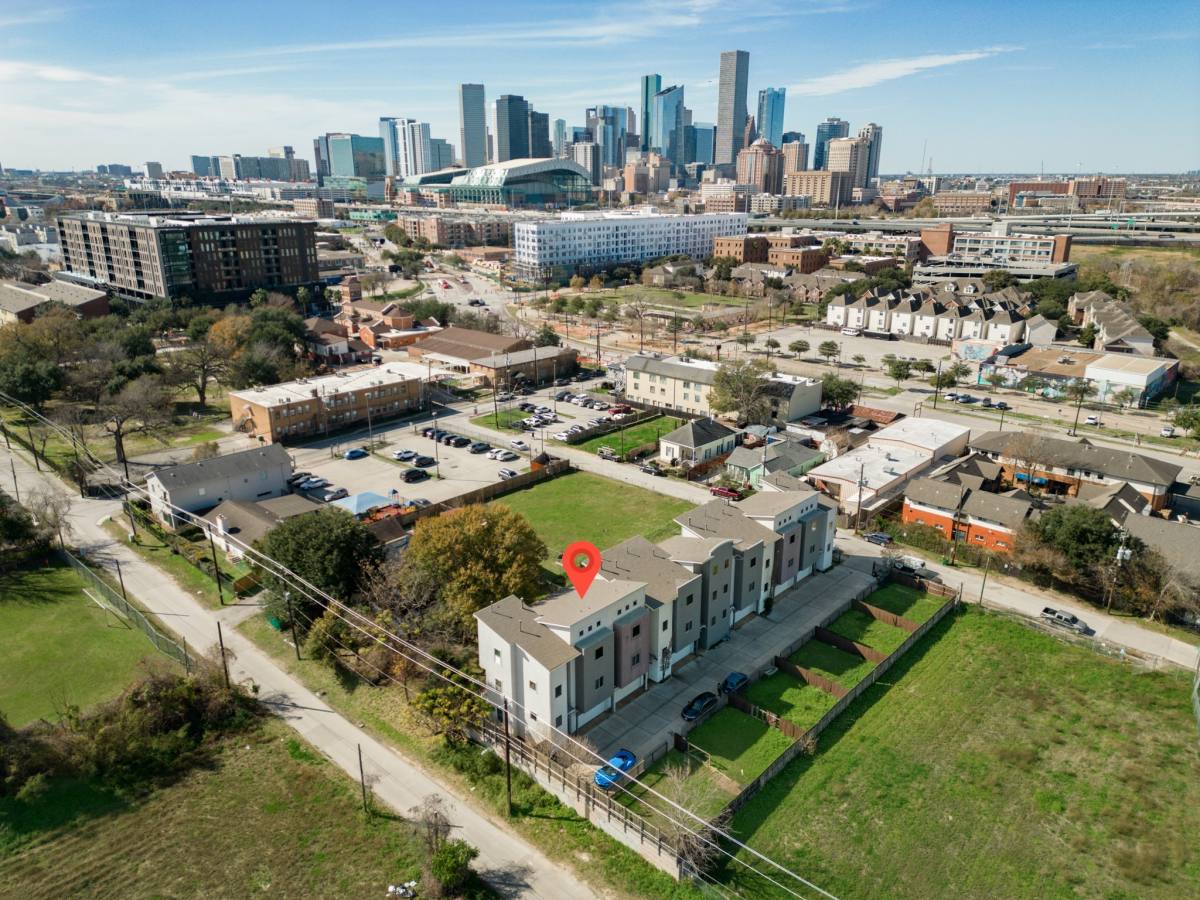 Townhouse for rent at 318 McAlpine St #318, Houston, TX 77003