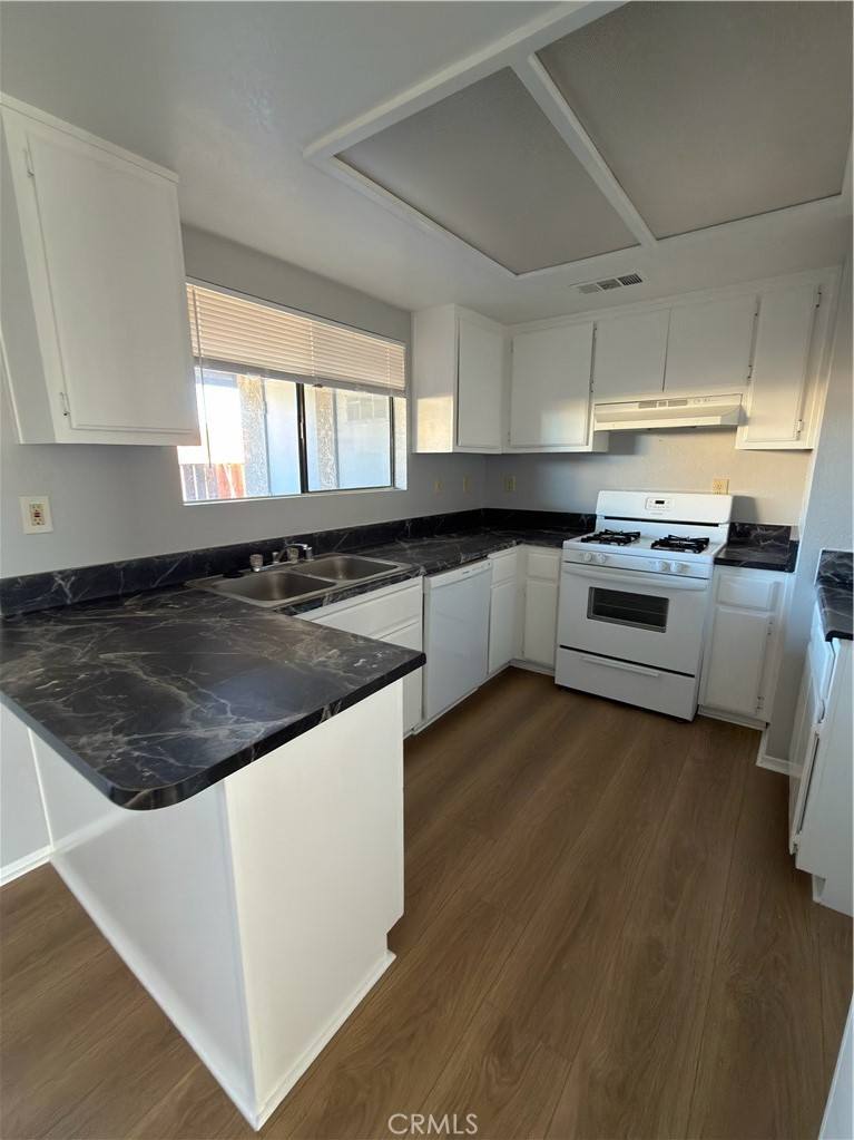 Apartment for rent at 10547 Cochiti Rd, Apple Valley, CA 92308